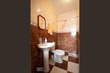 Casa à venda com 199m², 5 quartos e 7 vagas Casa à venda com 199m², 5 quartos e 7 vagasBanheiro de Serviço