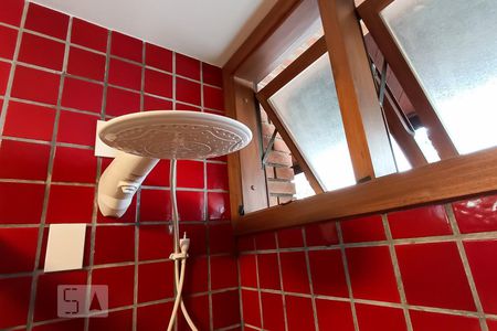 Casa de condomínio à venda com 650m², 4 quartos e 9 vagasDetalhe banheiro social - Chuveiro