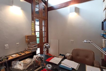 Casa de condomínio à venda com 650m², 4 quartos e 9 vagasEscritório