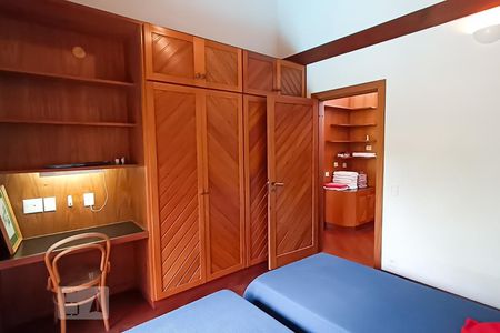 Casa de condomínio à venda com 650m², 4 quartos e 9 vagasQuarto 2