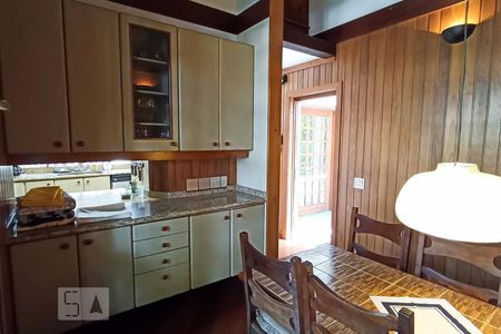 Casa de condomínio à venda com 650m², 4 quartos e 9 vagasCopa