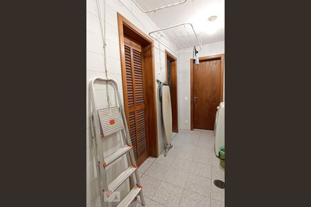 Casa de condomínio à venda com 650m², 4 quartos e 9 vagasÁrea de serviço