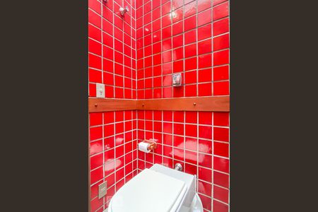 Casa de condomínio à venda com 650m², 4 quartos e 9 vagasLavabo