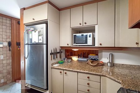 Casa de condomínio à venda com 650m², 4 quartos e 9 vagasCozinha