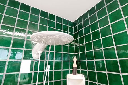 Casa de condomínio à venda com 650m², 4 quartos e 9 vagasDetalhe banheiro suíte master - Chuveiro