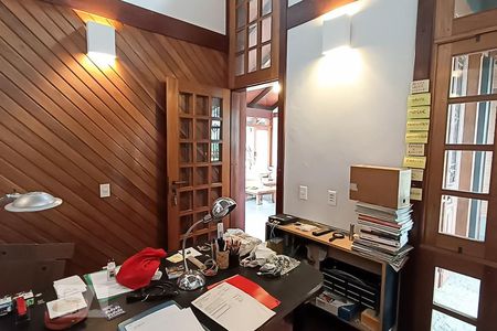 Casa de condomínio à venda com 650m², 4 quartos e 9 vagasEscritório