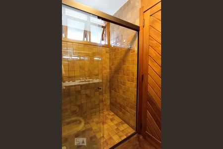 Casa de condomínio à venda com 650m², 4 quartos e 9 vagasBanheiro da suíte