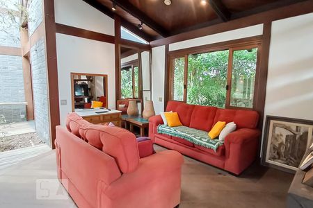 Sala de casa de condomínio à venda com 4 quartos, 650m² em Alphaville, Santana de Parnaíba