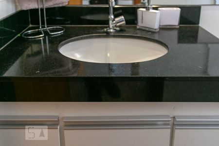 Apartamento para alugar com 74m², 2 quartos e 2 vagasBanheiro da Suíte