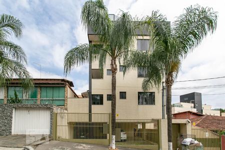 Apartamento para alugar com 74m², 2 quartos e 2 vagasFachada