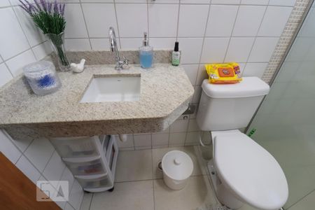Apartamento para alugar com 70m², 3 quartos e 1 vaga Apartamento para alugar com 70m², 3 quartos e 1 vagaBanheiro da suíte