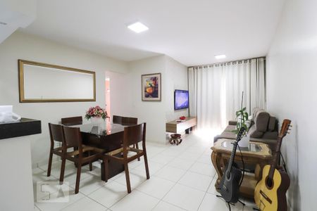 Sala de apartamento para alugar com 3 quartos, 70m² em Jardim Ipê, Goiânia