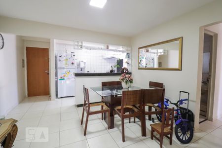 Sala de apartamento para alugar com 3 quartos, 70m² em Jardim Ipê, Goiânia