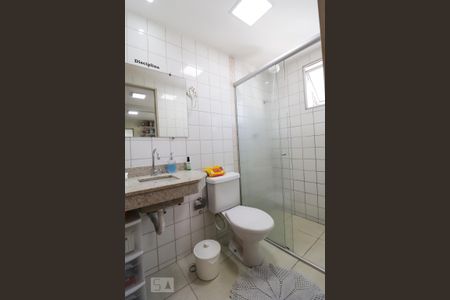 Apartamento para alugar com 70m², 3 quartos e 1 vaga Apartamento para alugar com 70m², 3 quartos e 1 vagaBanheiro da suíte