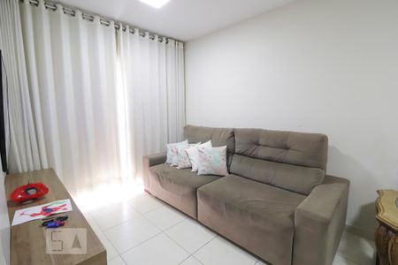 Sala de apartamento para alugar com 3 quartos, 70m² em Jardim Ipê, Goiânia