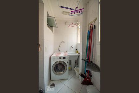 Apartamento à venda com 108m², 3 quartos e sem vaga Apartamento à venda com 108m², 3 quartos e sem vagaLavanderia