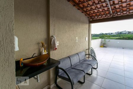 Casa à venda com 340m², 3 quartos e 6 vagas Casa à venda com 340m², 3 quartos e 6 vagasLavabo