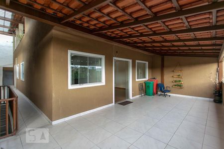 Casa à venda com 340m², 3 quartos e 6 vagas Casa à venda com 340m², 3 quartos e 6 vagasVaranda da Sala