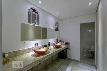 Casa à venda com 340m², 3 quartos e 6 vagas Casa à venda com 340m², 3 quartos e 6 vagasBanheiro da Suíte