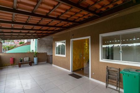 Casa à venda com 340m², 3 quartos e 6 vagas Casa à venda com 340m², 3 quartos e 6 vagasVaranda da Sala