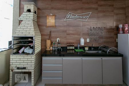 Casa à venda com 340m², 3 quartos e 6 vagas Casa à venda com 340m², 3 quartos e 6 vagasEspaço Gourmet