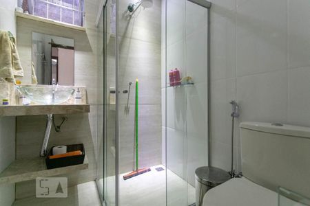 Casa à venda com 340m², 3 quartos e 6 vagas Casa à venda com 340m², 3 quartos e 6 vagasBanheiro Social