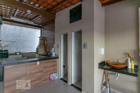 Casa à venda com 340m², 3 quartos e 6 vagas Casa à venda com 340m², 3 quartos e 6 vagasLavabo