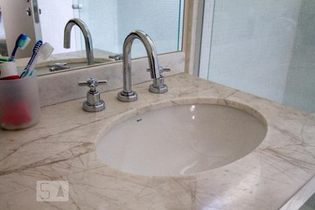 Apartamento à venda com 167m², 3 quartos e 3 vagasBanheiro da Suíte 3