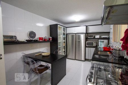 Apartamento à venda com 167m², 3 quartos e 3 vagasCozinha