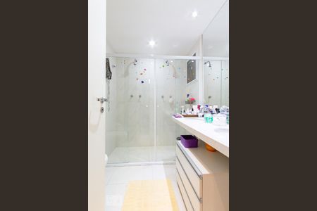 Apartamento à venda com 167m², 3 quartos e 3 vagasBanheiro da Suíte 1