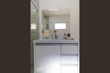 Casa à venda com 300m², 5 quartos e 4 vagasBanheiro 01