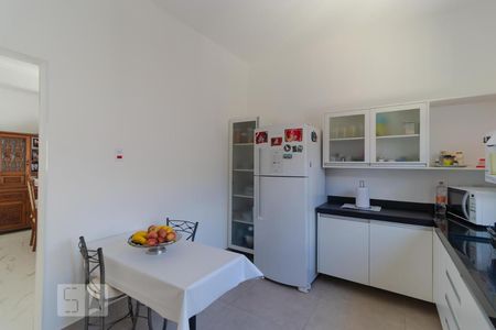 Casa à venda com 300m², 5 quartos e 4 vagasCozinha 01