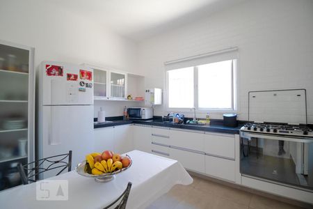 Casa à venda com 300m², 5 quartos e 4 vagasCozinha 01