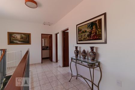 Casa à venda com 300m², 5 quartos e 4 vagasCorredor