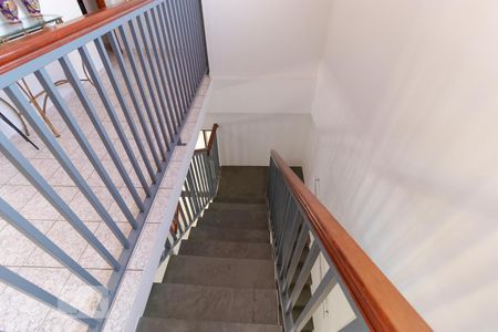 Casa à venda com 300m², 5 quartos e 4 vagasEscada