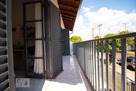 Casa à venda com 300m², 5 quartos e 4 vagasSacada dos quartos 02, 03 e 04