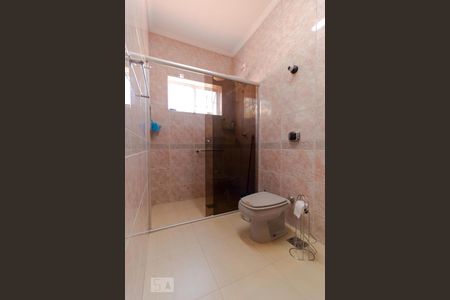 Casa à venda com 300m², 5 quartos e 4 vagasBanheiro 02