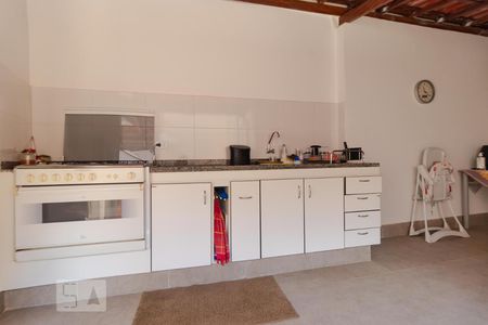 Casa à venda com 300m², 5 quartos e 4 vagasCozinha 02