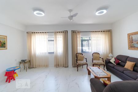 Casa à venda com 300m², 5 quartos e 4 vagasSala