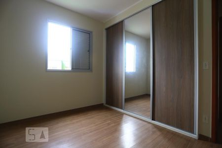 Quarto 1 de apartamento para alugar com 2 quartos, 65m² em Jaguaribe, Osasco