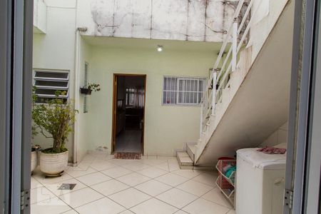 Casa à venda com 210m², 3 quartos e 4 vagas Casa à venda com 210m², 3 quartos e 4 vagasVista do quarto da Edícula