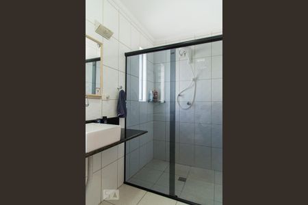 Casa à venda com 210m², 3 quartos e 4 vagas Casa à venda com 210m², 3 quartos e 4 vagasBanheiro da suíte