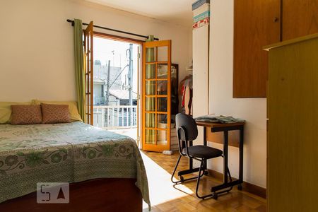 Casa à venda com 210m², 3 quartos e 4 vagas Casa à venda com 210m², 3 quartos e 4 vagasQuarto 2