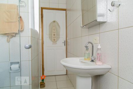 Casa à venda com 210m², 3 quartos e 4 vagas Casa à venda com 210m², 3 quartos e 4 vagasBanheiro social