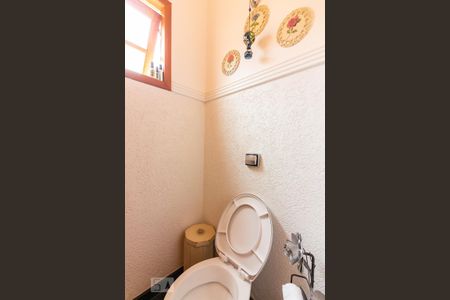 Casa à venda com 300m², 4 quartos e 4 vagasLavabo