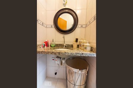 Casa à venda com 300m², 4 quartos e 4 vagasBanheiro