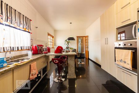 Casa à venda com 300m², 4 quartos e 4 vagasCozinha