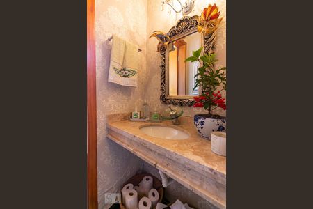 Casa à venda com 300m², 4 quartos e 4 vagasLavabo