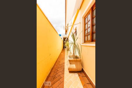 Casa à venda com 300m², 4 quartos e 4 vagasCorredor