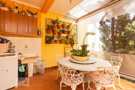 Casa à venda com 300m², 4 quartos e 4 vagasÁrea de Serviço 